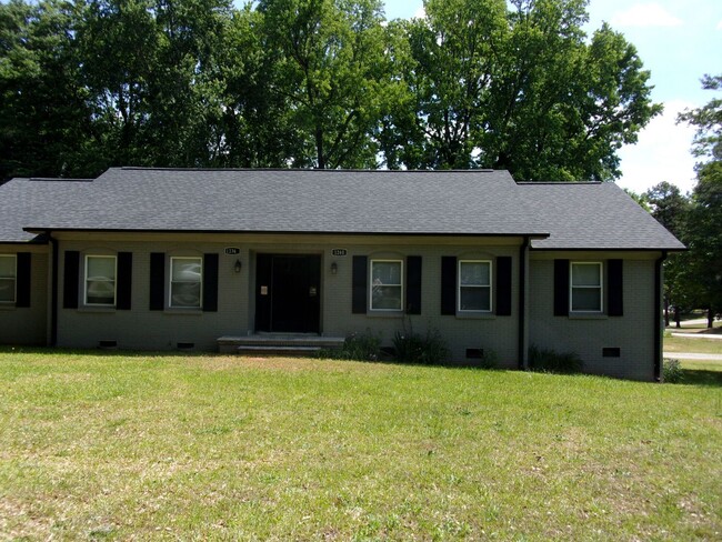 1240 N Dobys Bridge Rd