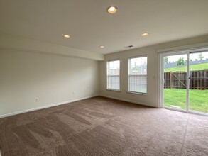33 Scholarship Ln in Martinsburg, WV - Building Photo - Building Photo