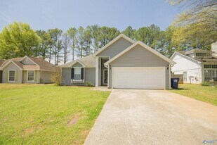 215 Cypress Creek Dr in Madison, AL - Building Photo