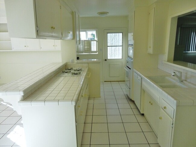 19849 Acre St in Los Angeles, CA - Building Photo - Building Photo