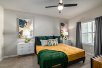 Southton Apartments in Elmendorf, TX - Foto de edificio - Interior Photo