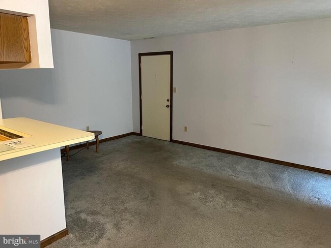 23243 Rosewood Ct in California, MD - Foto de edificio - Building Photo