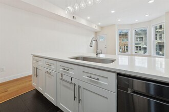489 Mercer St in Jersey City, NJ - Building Photo - Building Photo