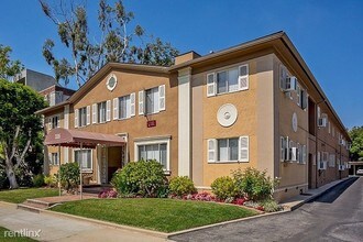 335 S Los Robles Ave in Pasadena, CA - Building Photo - Building Photo