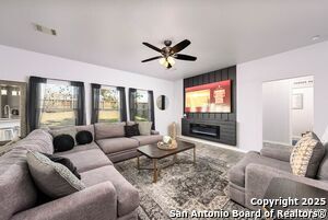 8318 Braun Walk in San Antonio, TX - Building Photo