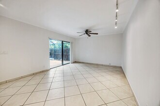 7506 Courtyard Run E in Boca Raton, FL - Foto de edificio - Building Photo