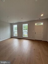 12586 Ovation Dr in Fairfax, VA - Building Photo