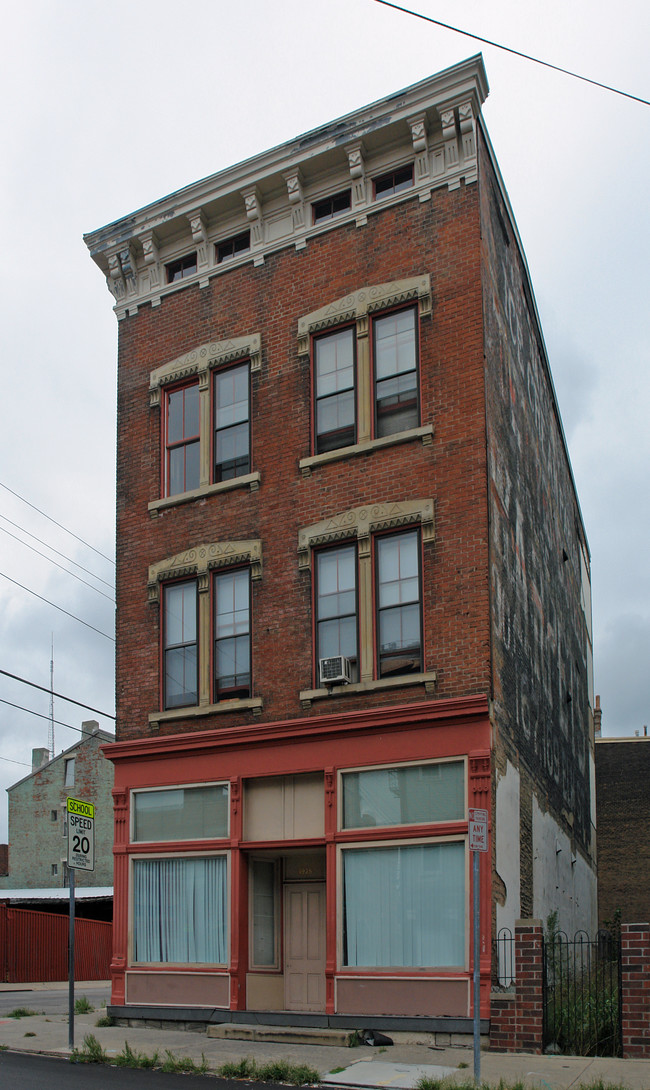 1928 Freeman Ave in Cincinnati, OH - Building Photo - Building Photo