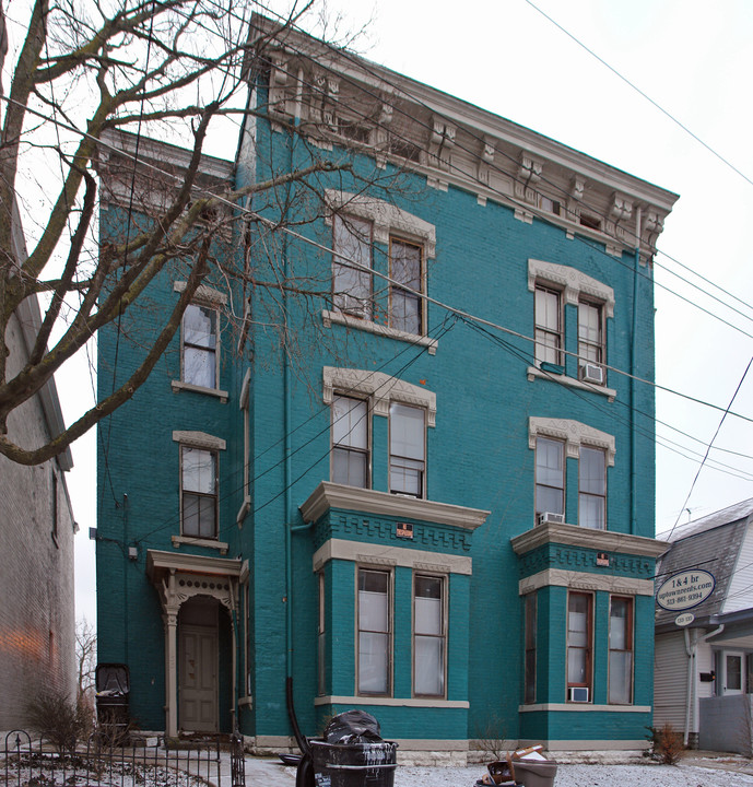 133-135 Lyon in Cincinnati, OH - Foto de edificio