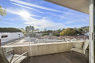 326 Loma Terrace in Laguna Beach, CA - Building Photo - Building Photo