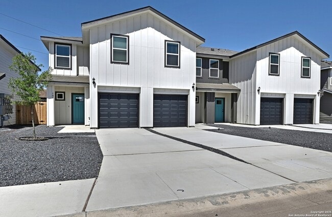 11318 Clearmine St in San Antonio, TX - Building Photo - Building Photo