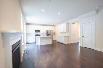 417 Whispering Elm Ln in Glen Burnie, MD - Building Photo - Building Photo