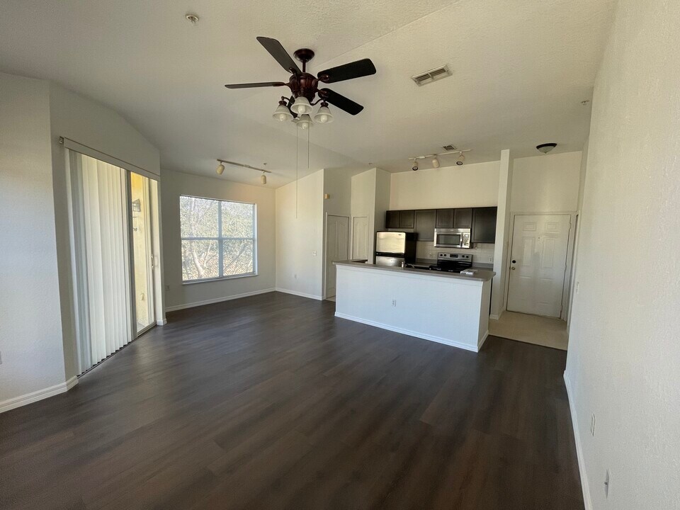 1125 Lake Shadow Cir in Maitland, FL - Building Photo