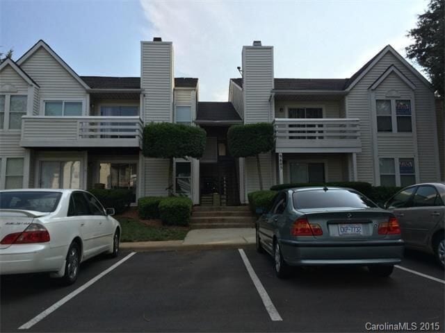 property at 9605 Vinca Cir