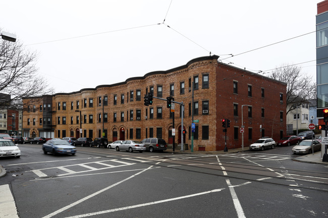 Wait Street Apartments in Boston, MA - Foto de edificio - Building Photo