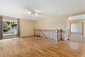 5459 Hannegan Rd in Bellingham, WA - Building Photo - Building Photo