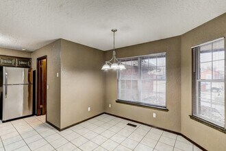 1005 Glacier Ln in Edmond, OK - Building Photo - Building Photo