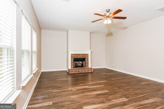 322 Crescent Woode Dr in Dallas, GA - Building Photo - Building Photo