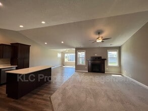 2301 Redmond Ave in Des Moines, IA - Building Photo - Building Photo