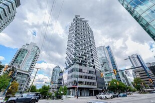620 Cardero St in Vancouver, BC - Building Photo
