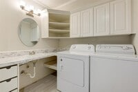 1917 Augusta Dr photo'