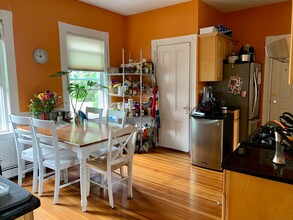 19 Worcester St, Unit 3 in Cambridge, MA - Building Photo - Building Photo