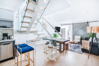 244 E 75th St in New York, NY - Building Photo - Building Photo