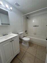 19825 SW 114th Ave in Miami, FL - Foto de edificio - Building Photo