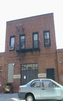 483 Driggs Ave in Brooklyn, NY - Building Photo