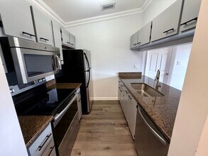 9466 Boca Cove Cir in Boca Raton, FL - Foto de edificio - Building Photo