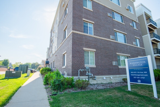 Washington Village East Apartments in Rochester, MN - Building Photo - Building Photo