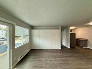 1725 SW Barton St in Seattle, WA - Building Photo - Building Photo