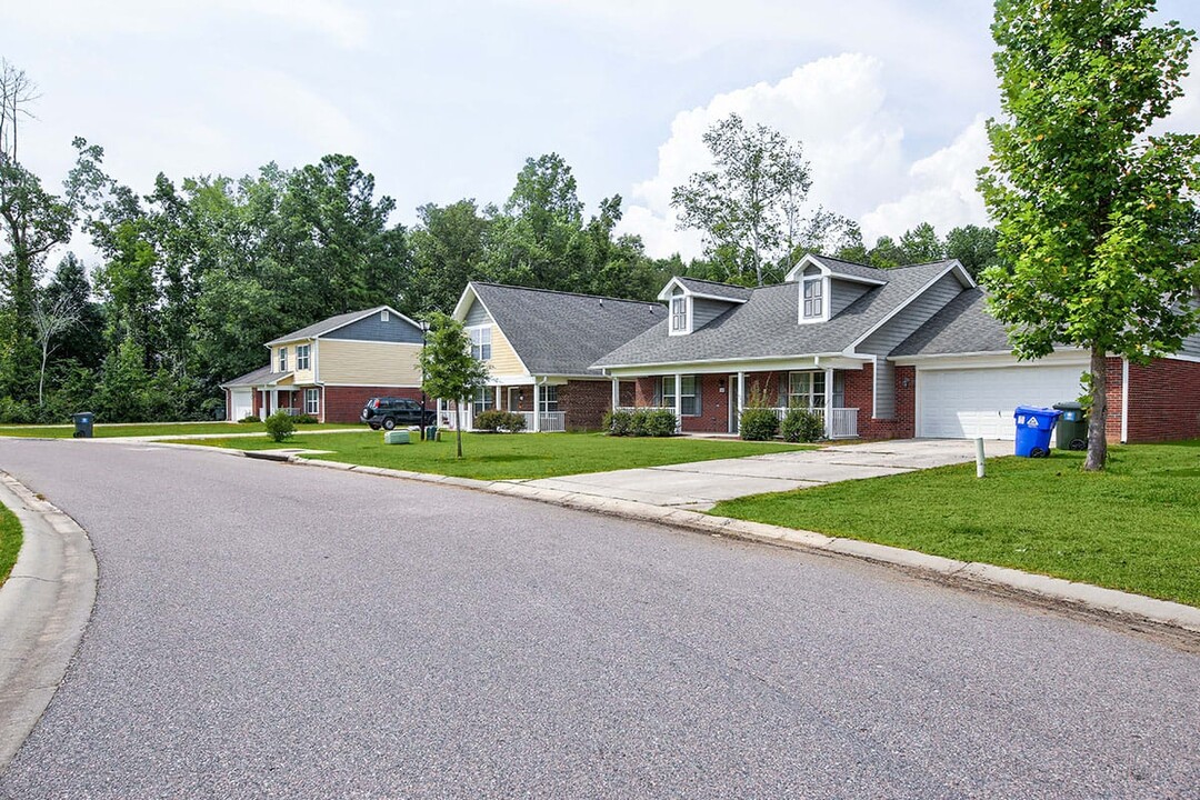 Oak Hollow in Summerville, SC - Building Photo