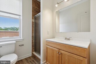 2128 N 17th St, Unit 2 in Philadelphia, PA - Building Photo - Building Photo