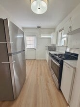 724 Heman Ave in University City, MO - Foto de edificio - Building Photo