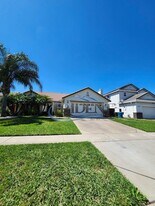 1715 Shoreline Dr in Marysville, CA - Building Photo