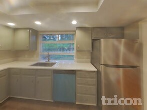 7213 NW Rhododendron Pl in Bremerton, WA - Building Photo - Building Photo