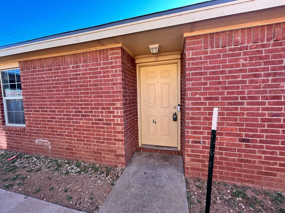 1112 82nd St in Lubbock, TX - Building Photo