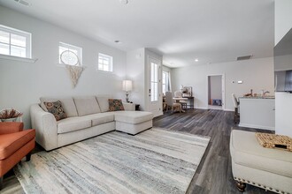 151 Holloway Hl in Pooler, GA - Building Photo - Building Photo