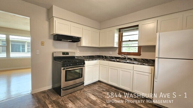 5844 Washburn Ave S in Minneapolis, MN - Building Photo - Building Photo