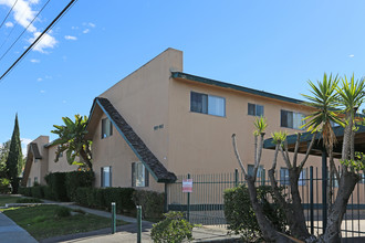 The Terraces in El Cajon, CA - Foto de edificio - Building Photo