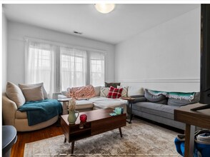 78 Bowdoin St, Unit 2 in Medford, MA - Foto de edificio - Building Photo