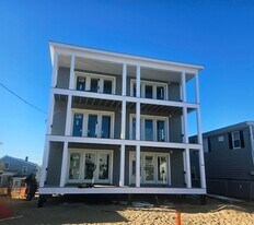 100 Atlantic Ave, Unit unit 2 in Salisbury, MA - Building Photo
