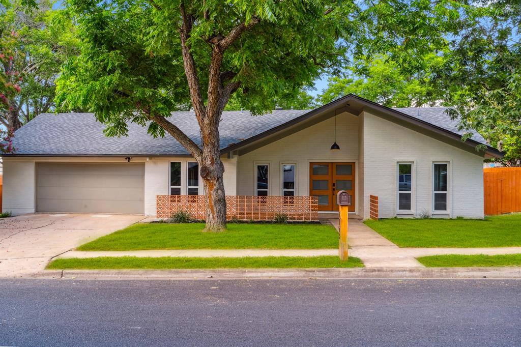 2103 Monarch Dr in Austin, TX - Building Photo