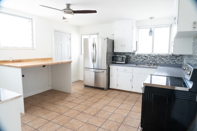 282 W Utah Ave in Tooele, UT - Building Photo - Building Photo
