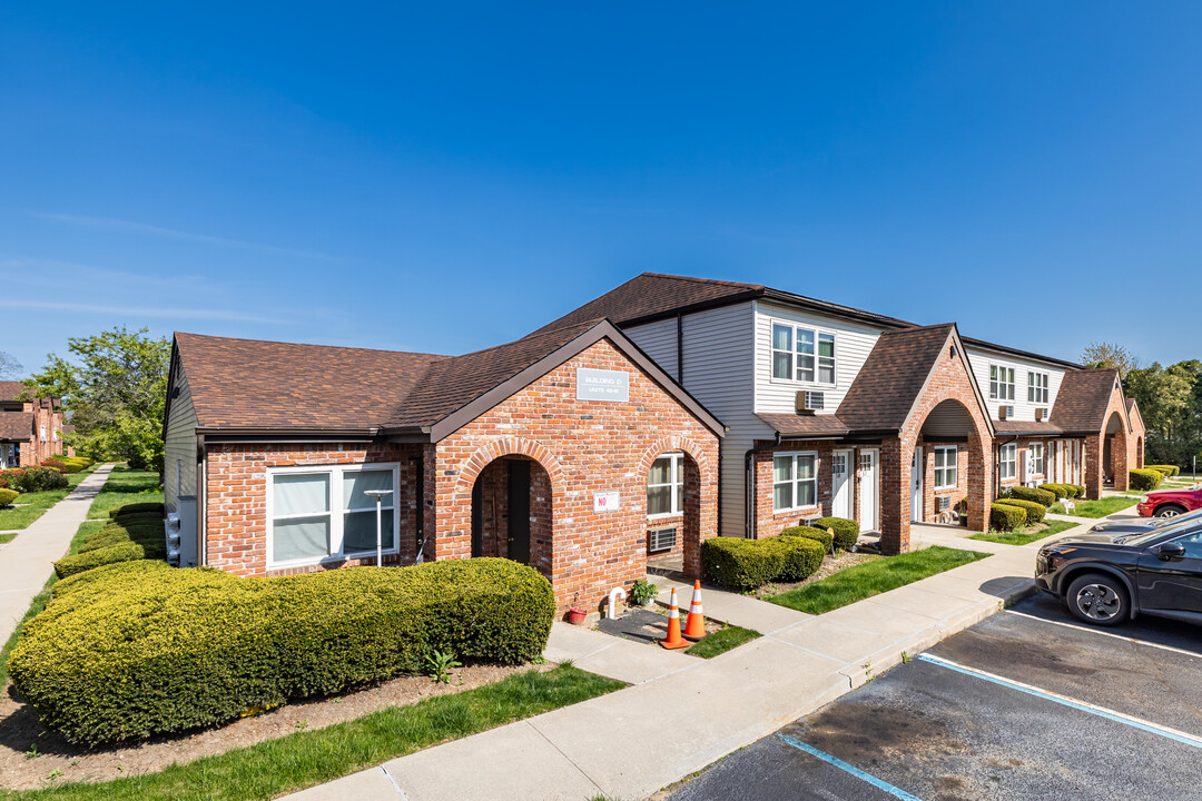 Zen Long Island at Amityville 55+ Community in Amityville, NY - Foto de edificio