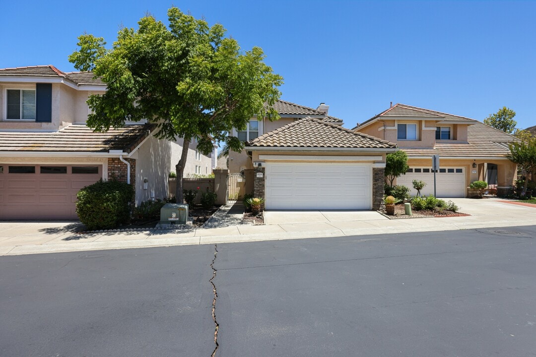 18910 Caminito Cantilena in San Diego, CA - Building Photo