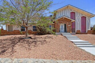 332 Windrose Ct in El Paso, TX - Building Photo - Building Photo