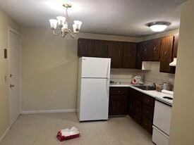 40 Dinan Dr in Gardner, MA - Building Photo