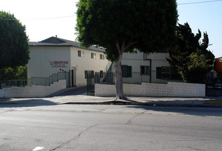 Hyde Park II Apartments in Inglewood, CA - Building Photo - Building Photo